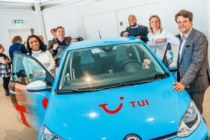 Tui-autos-met-sponsoren-2022-2-scaled