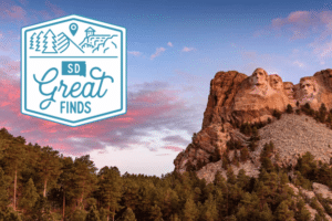 Mount-Rushmore-Sunrise-0019-20170526-Coppess-(1)(1)