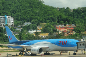 TUI-FLY-op-luchthaven-MBJ